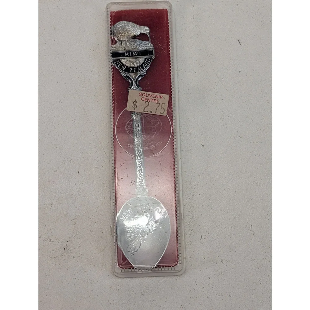 Peak CHCH New Zealand Kiwi Bird Souvenir Collector Spoon Silver Tone Map Bowl